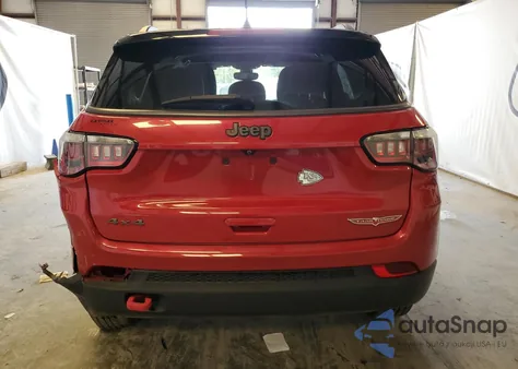 2017 Jeep Compass Trailhawk z USA, uszkodzony, nr VIN 3C4NJDDB2HT630798